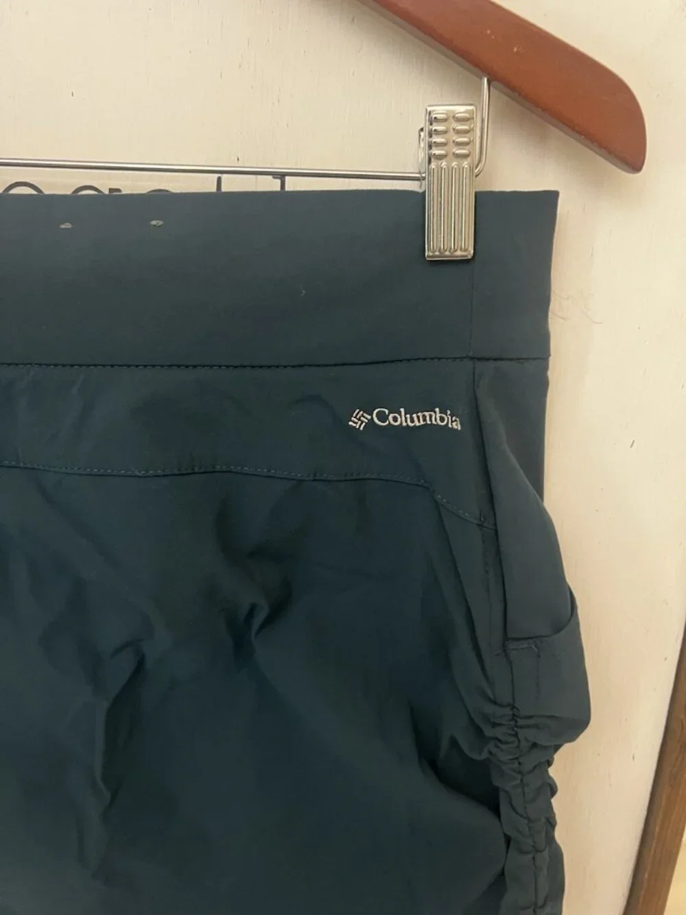 Columbia All Seasons Ruched Skort Large.  B
